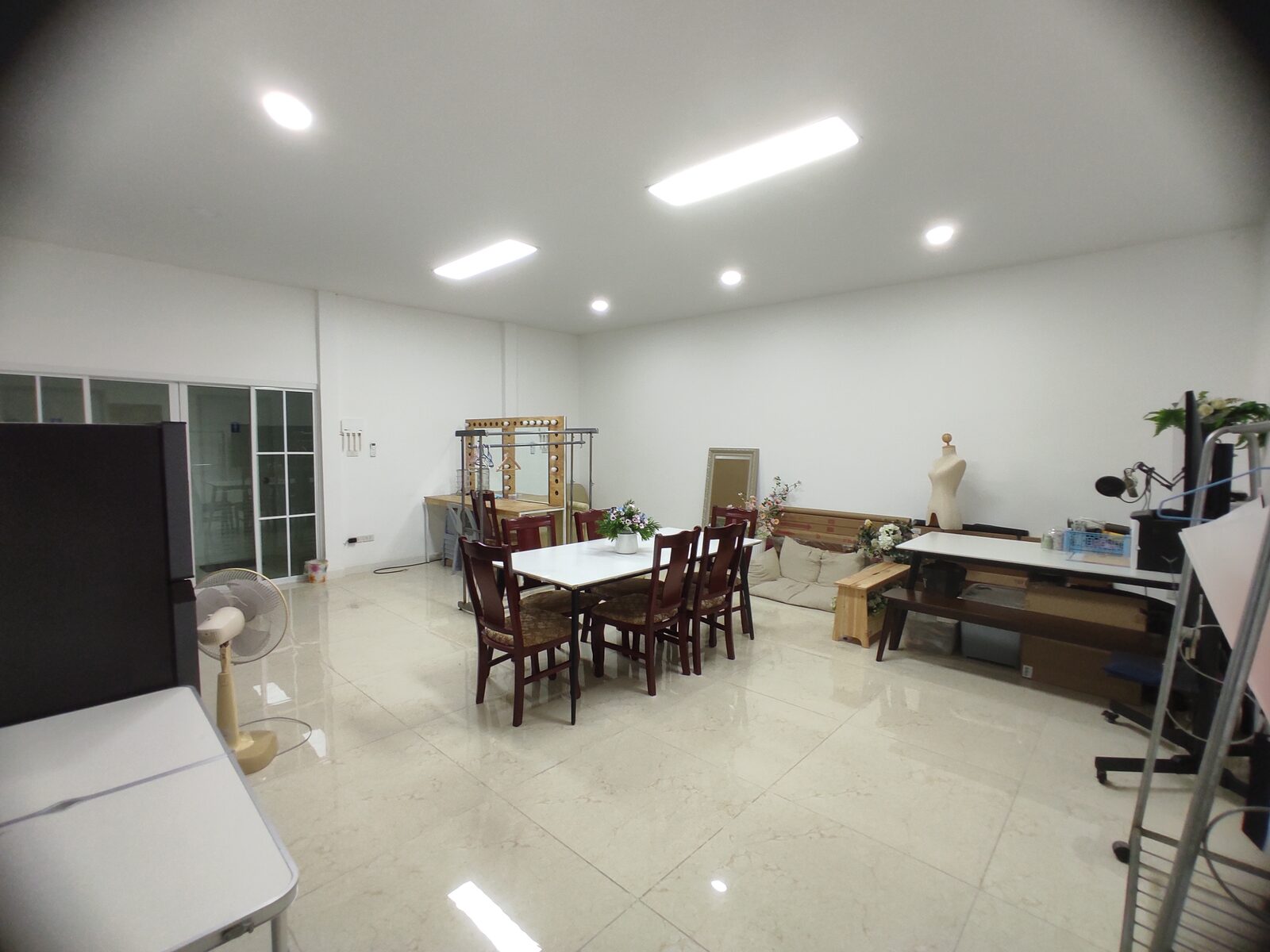 246 STUDIO Makeup Room